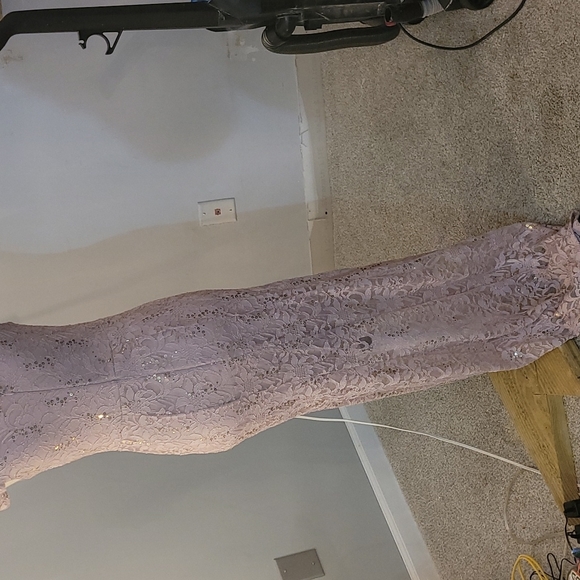 Formal dress - Picture 5 of 8